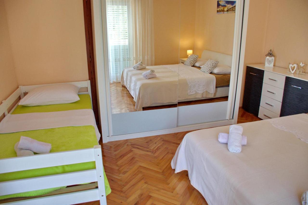 Two Bedroom Apartments Elvira Novalja Exteriör bild