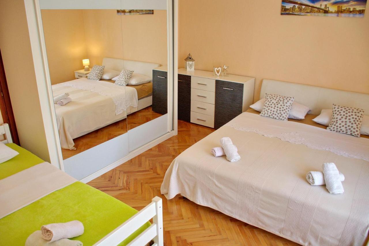Two Bedroom Apartments Elvira Novalja Exteriör bild